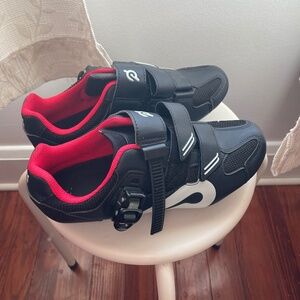 Peloton cycle shoes, Size 40 (men’s 7/women’s 9)